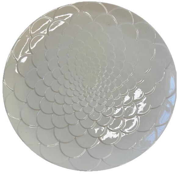 Berkeley Erphila 12” Zinnia Scale Pattern Platter - Picture 1 of 4